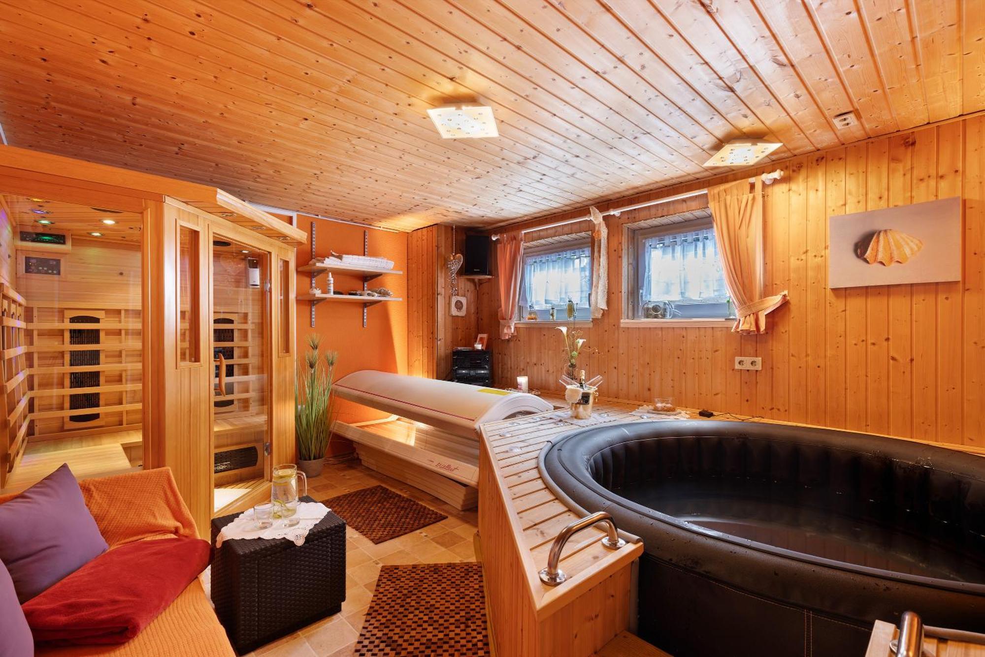 Apartment Am Tobelbach Oberlenningen Exteriör bild